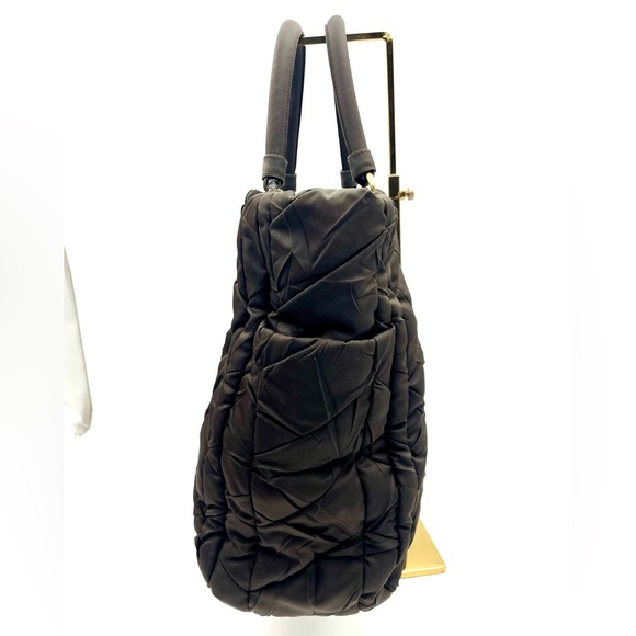 Prada rare Quilted Tessuto
Tote. Chocolate Brown with COA - Picture 13 of 17
